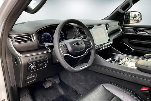 2023 Jeep Wagoneer Base