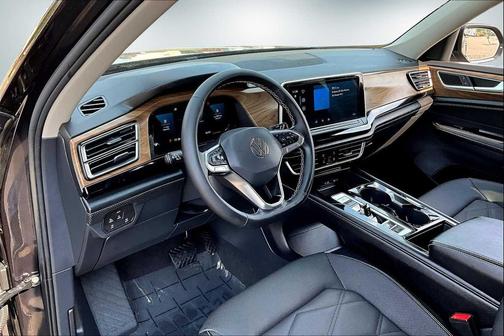 2024 Volkswagen Atlas 2.0T SE