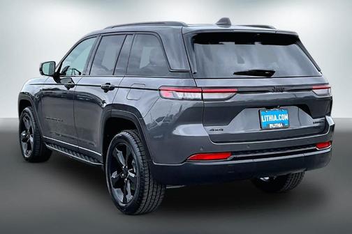 Metallic 2024 Jeep Grand Cherokee Limited