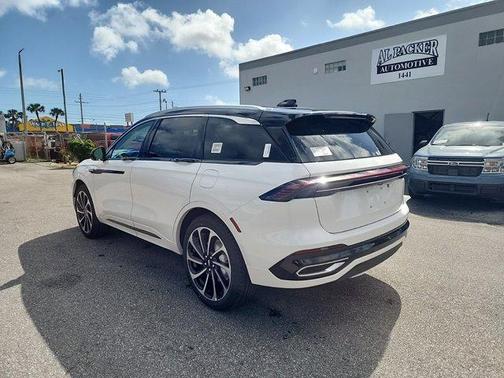 2025 Lincoln Nautilus Black Label