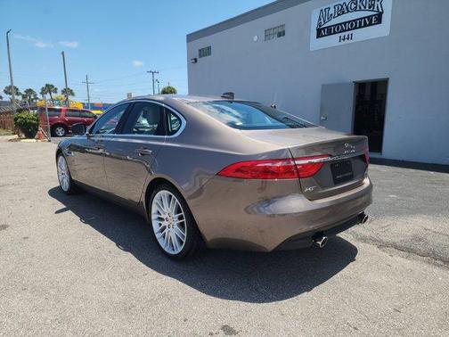 2017 Jaguar XF 35t Prestige