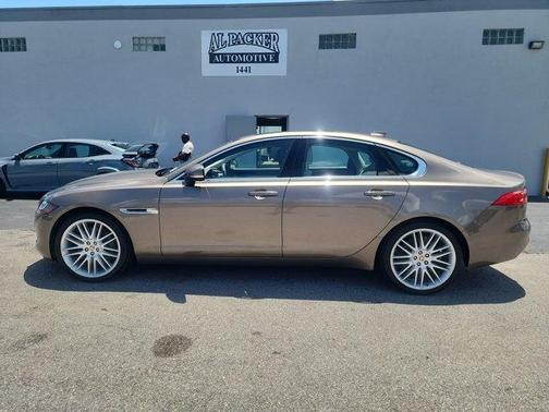 2017 Jaguar XF 35t Prestige