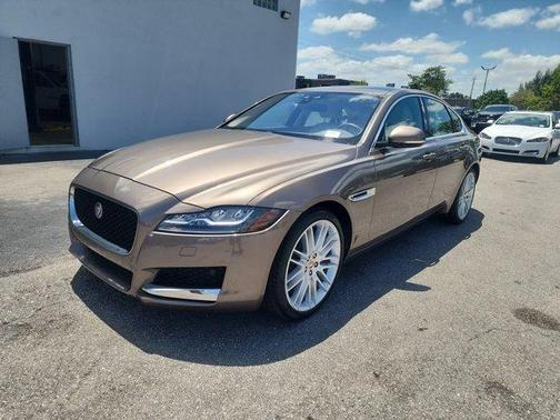 2017 Jaguar XF 35t Prestige