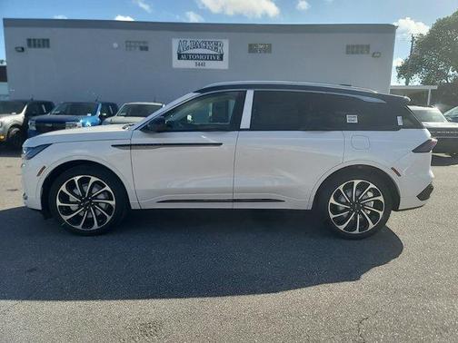 2025 Lincoln Nautilus Black Label