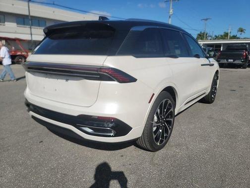 2025 Lincoln Nautilus Black Label