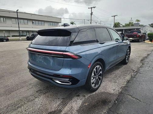 2025 Lincoln Nautilus Reserve