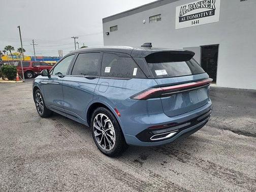 2025 Lincoln Nautilus Reserve