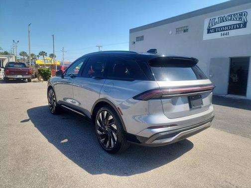 2025 Lincoln Nautilus Reserve
