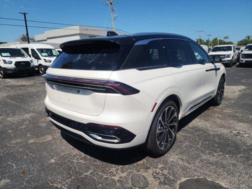 2025 Lincoln Nautilus Black Label