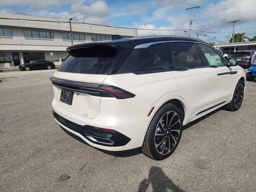 2025 Lincoln Nautilus Black Label