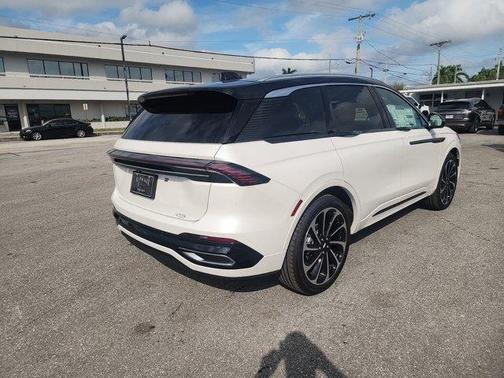 2025 Lincoln Nautilus Black Label