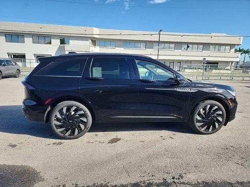2025 Lincoln Nautilus Reserve