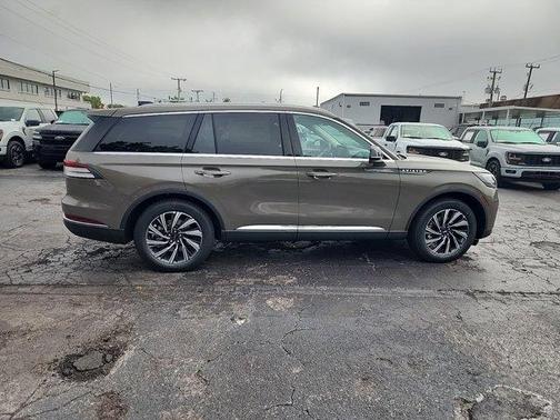 2025 Lincoln Aviator Premiere