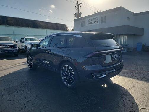 2025 Lincoln Nautilus Black Label