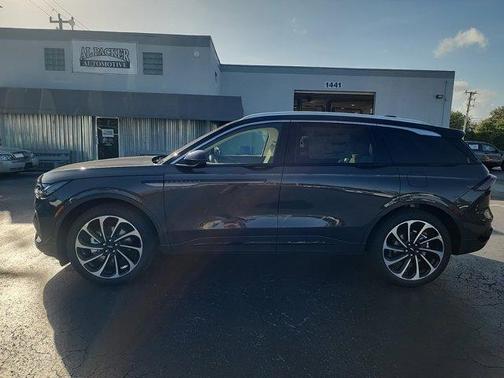 2025 Lincoln Nautilus Black Label