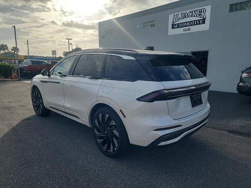 2025 Lincoln Nautilus Black Label
