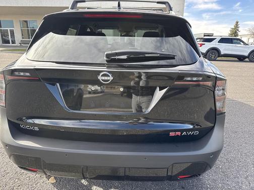 2026 Nissan Kicks SR