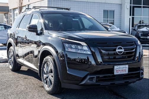2025 Nissan Pathfinder SV 4WD