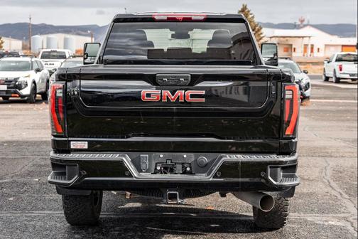 2024 GMC Sierra 2500 AT4