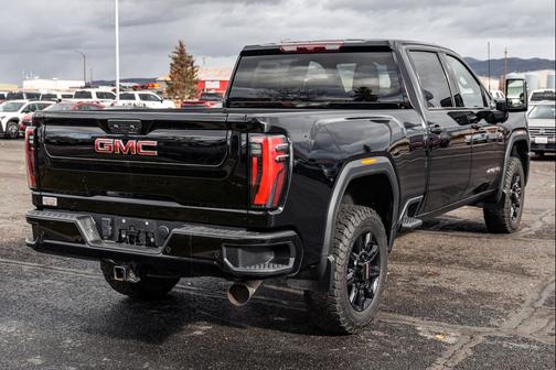 2024 GMC Sierra 2500 AT4
