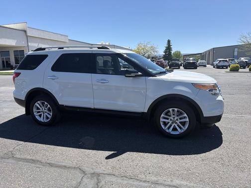 White Suede 2011 Ford Explorer XLT