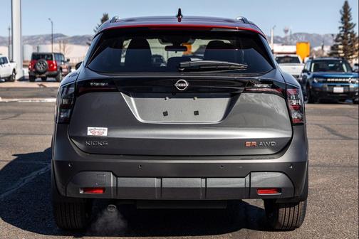 2026 Nissan Kicks SR