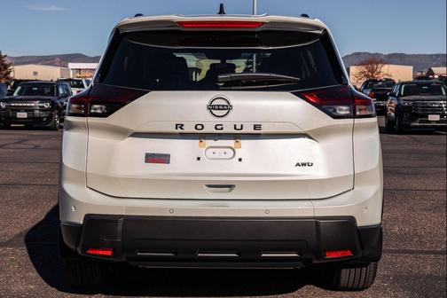 2026 Nissan Rogue Dark Armor