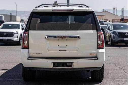 Summit White 2017 GMC Yukon Denali