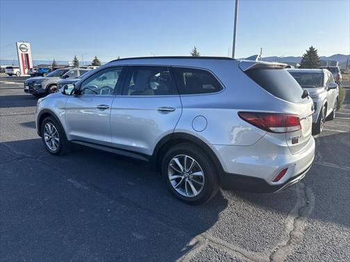 2017 Hyundai SANTA FE SE