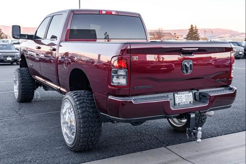 2022 RAM 2500 Big Horn Crew Cab 4x4 6'4' Box