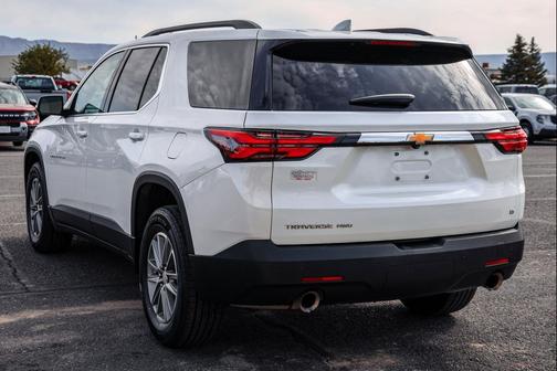 2022 Chevrolet Traverse LT Cloth