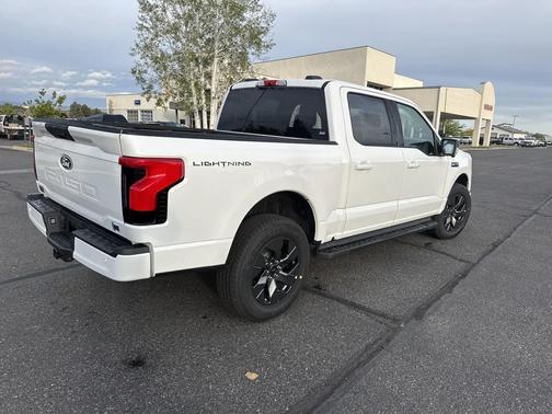 2025 Ford F-150 Lightning Flash