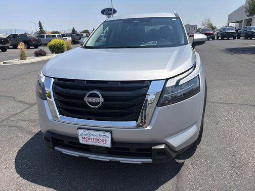 Brilliant Silver 2025 Nissan Pathfinder SL 4WD