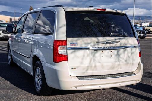 2012 Chrysler Town & Country Touring