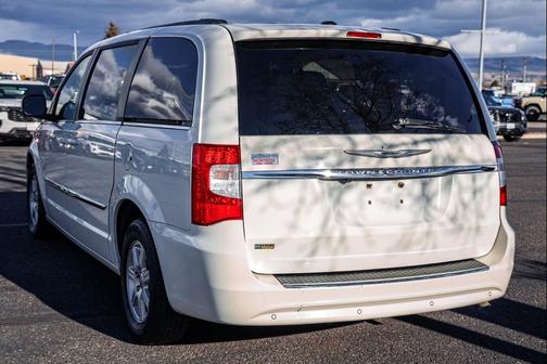 2012 Chrysler Town & Country Touring