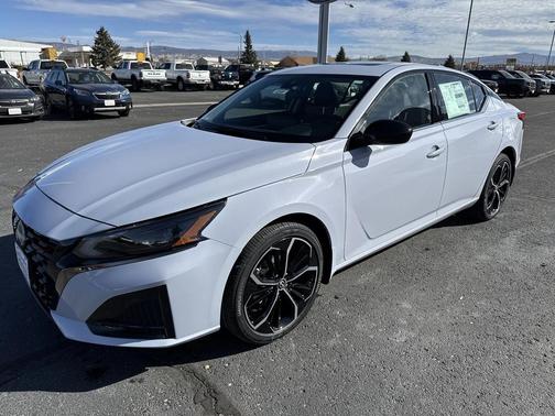 2025 Nissan Altima SR AWD