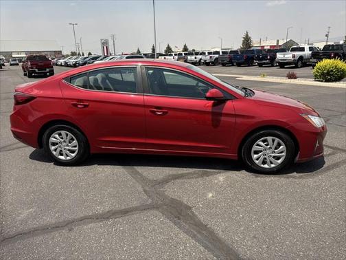 2019 Hyundai ELANTRA SE