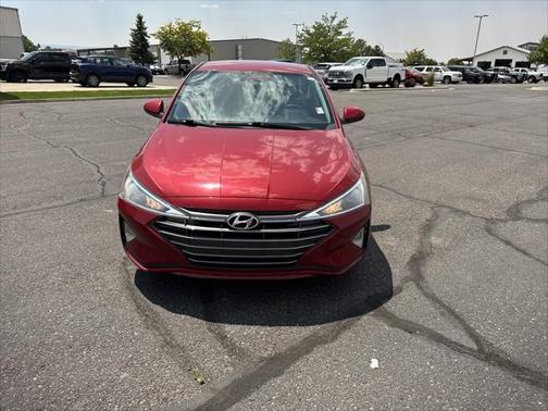2019 Hyundai ELANTRA SE