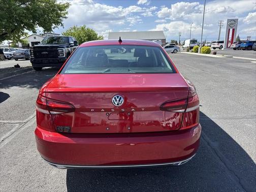 2022 Volkswagen Passat 2.0T Limited Edition