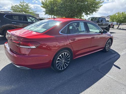 2022 Volkswagen Passat 2.0T Limited Edition