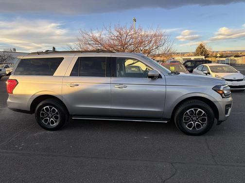 2023 Ford Expedition Max XLT