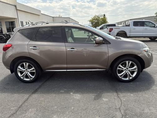 2009 Nissan Murano LE