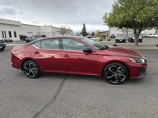 Scarlet Ember 2025 Nissan Altima SR AWD
