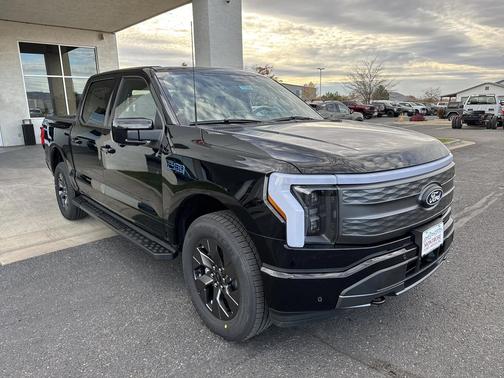2025 Ford F-150 Lightning LARIAT