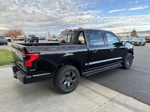 2025 Ford F-150 Lightning LARIAT