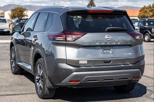 Gun Metallic 2023 Nissan Rogue SL
