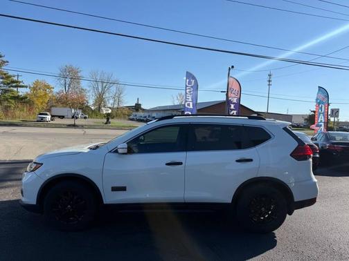 2017 Nissan Rogue SV