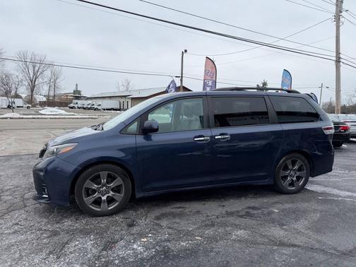 2018 Toyota Sienna SE
