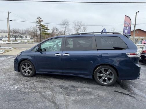 2018 Toyota Sienna SE