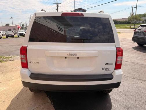 Bright White Clearcoat 2015 Jeep Patriot Latitude